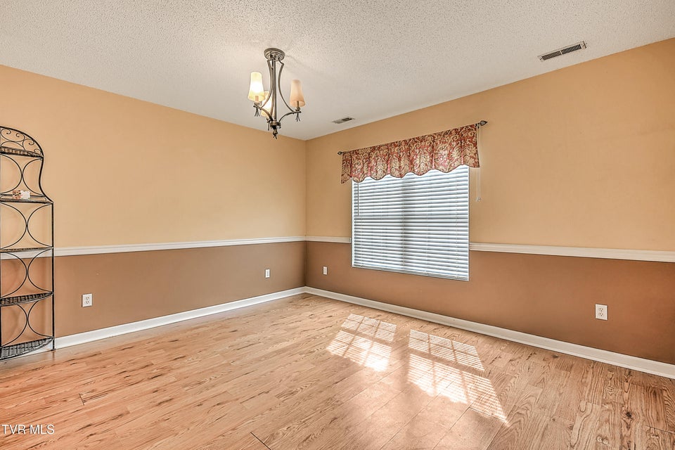 Photo #5: 813 Fain Avenue