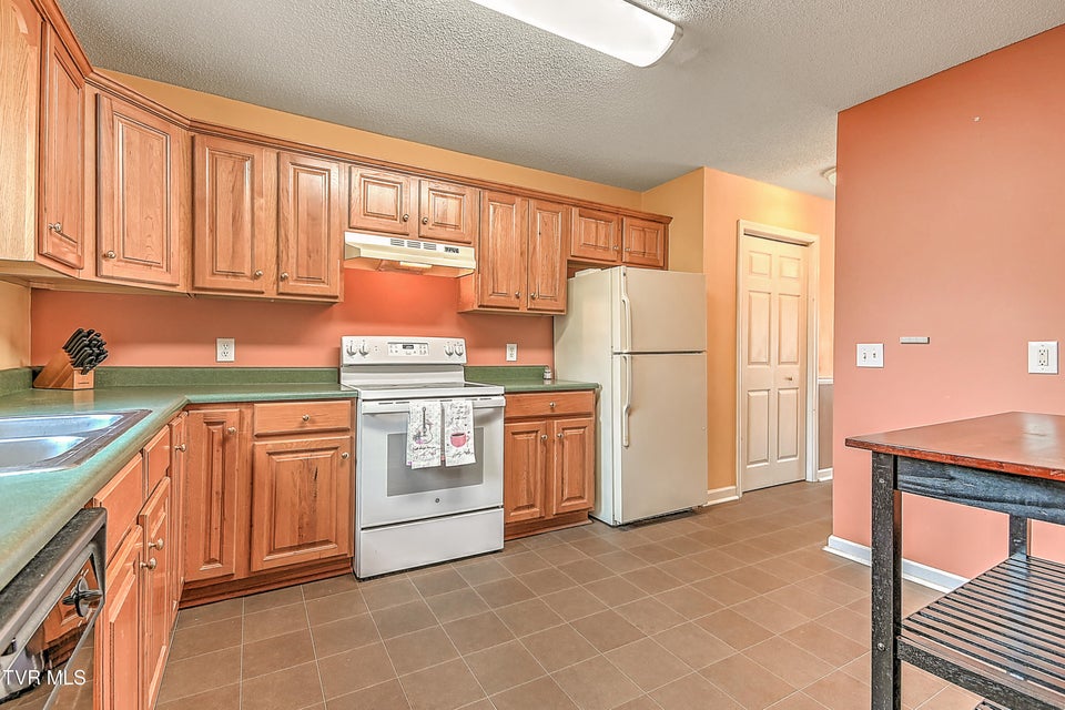 Photo #6: 813 Fain Avenue