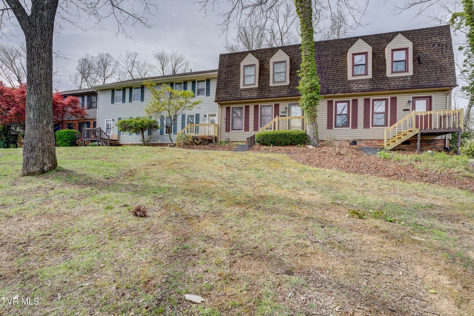 Photo #3: 2205 Greenbriar Circle