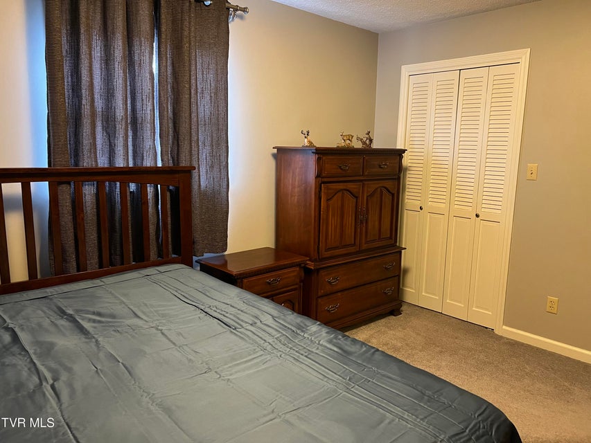 Photo #10: 648 Blanton Avenue
