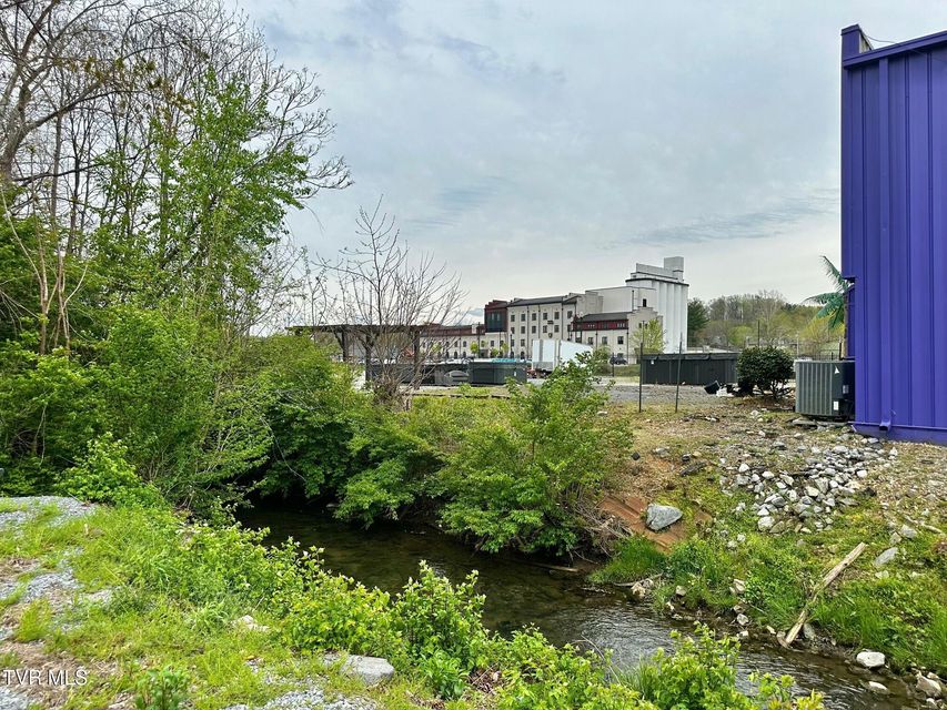 Photo #9: 905 Watauga Avenue