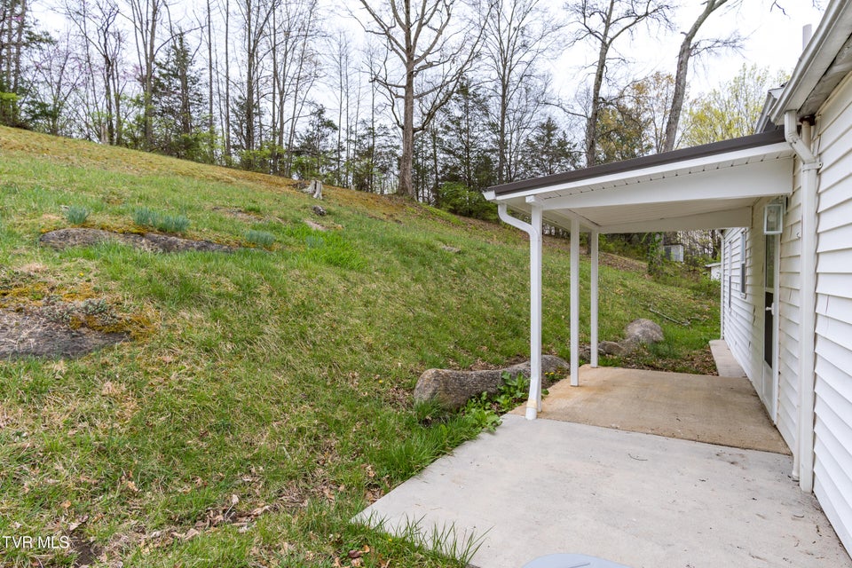 Photo #24: 946 Woodside Drive