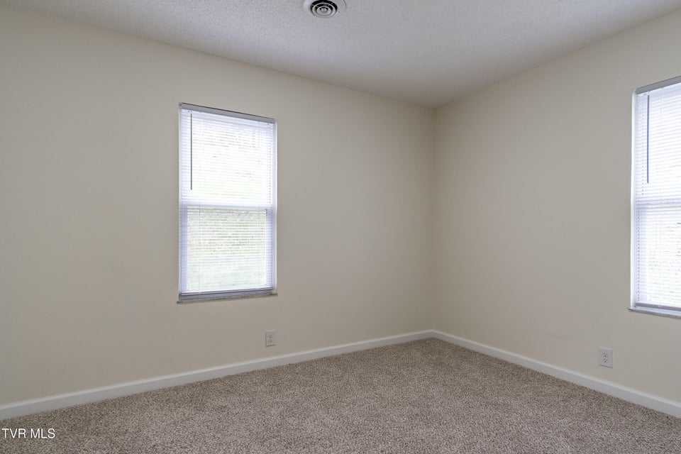 Photo #12: 946 Woodside Drive