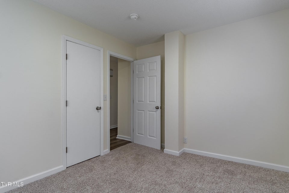 Photo #13: 946 Woodside Drive