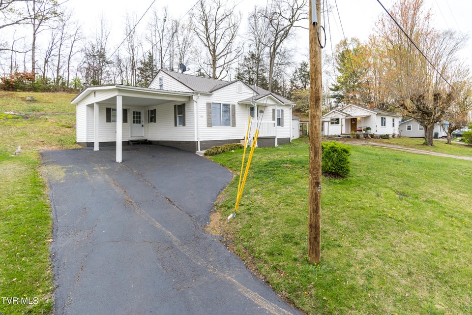 Photo #30: 946 Woodside Drive