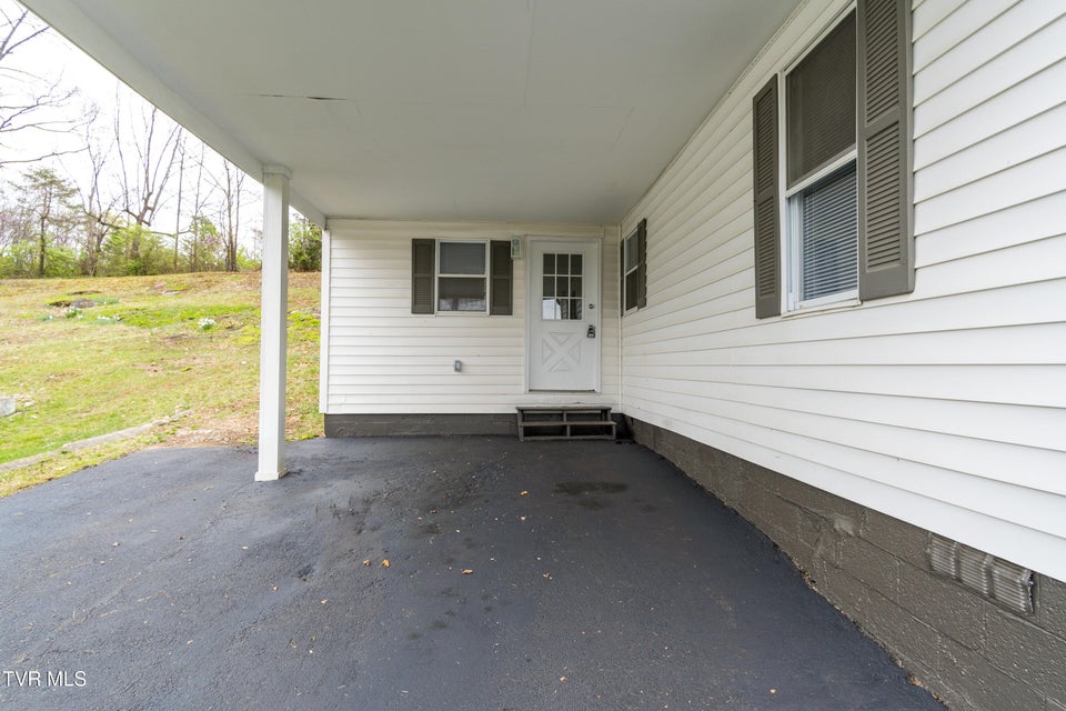 Photo #34: 946 Woodside Drive