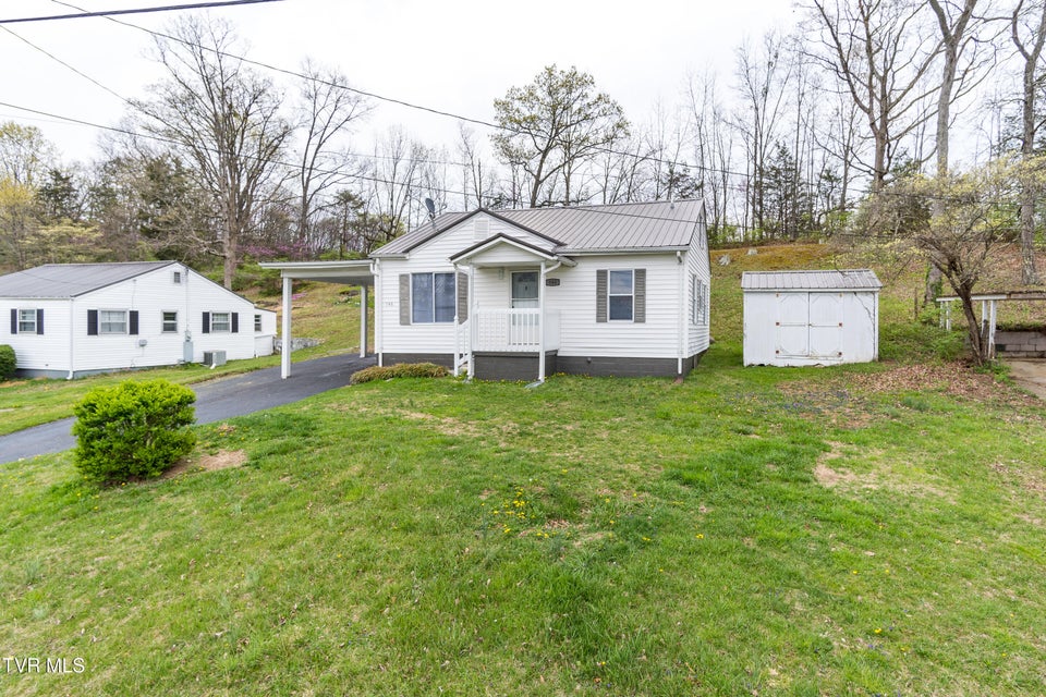 Photo #38: 946 Woodside Drive
