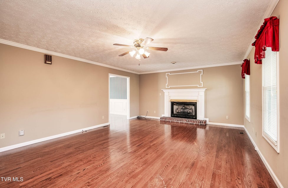 Photo #3: 752 Valley Drive
