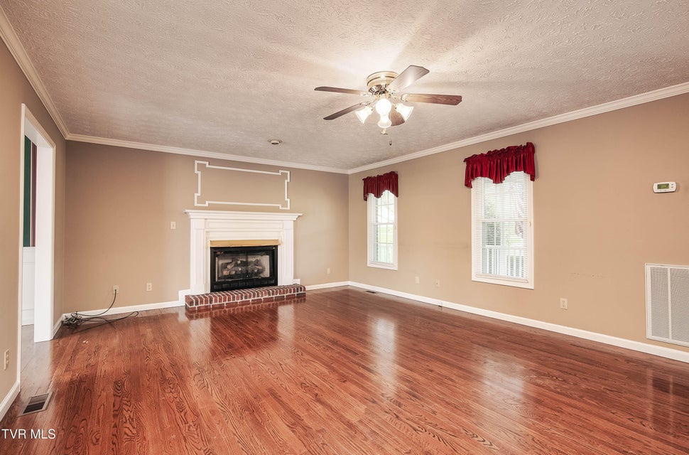 Photo #5: 752 Valley Drive