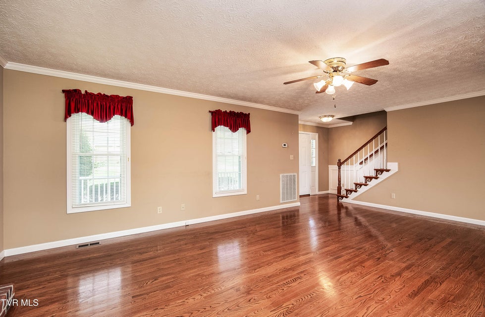 Photo #6: 752 Valley Drive