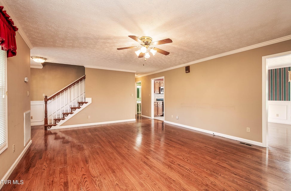 Photo #7: 752 Valley Drive