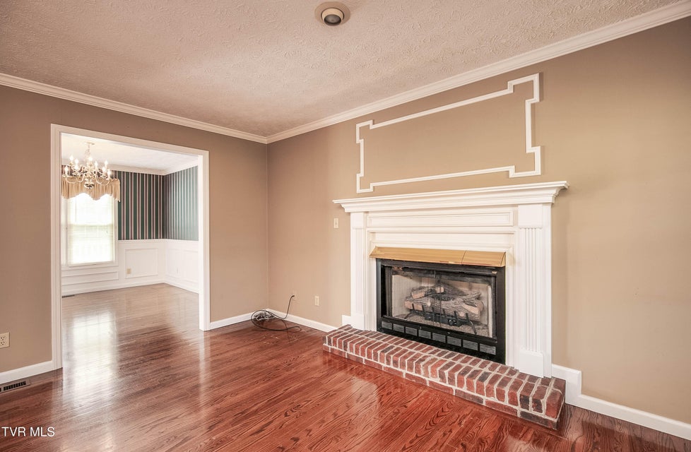 Photo #8: 752 Valley Drive