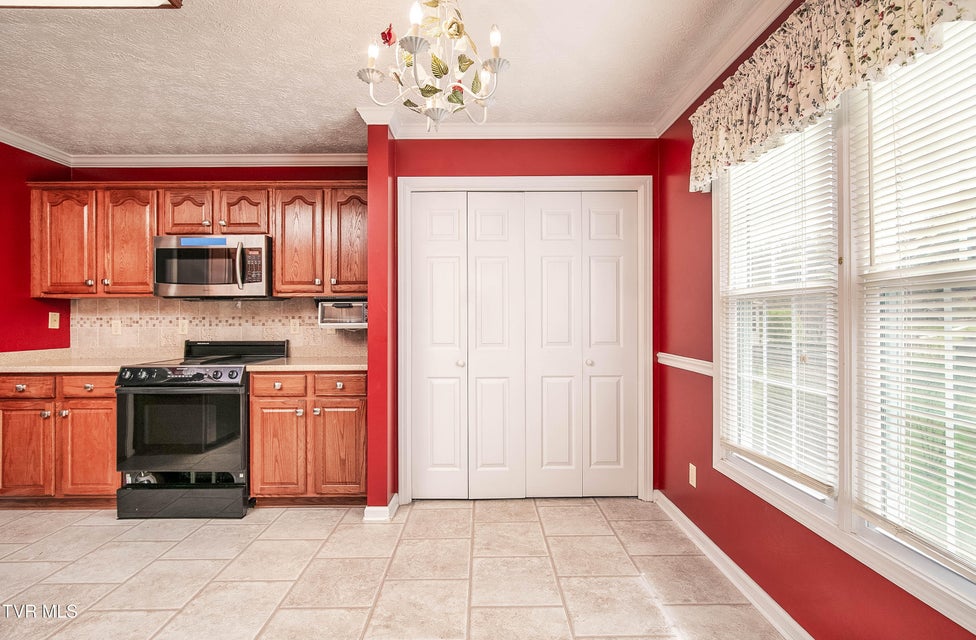Photo #10: 752 Valley Drive