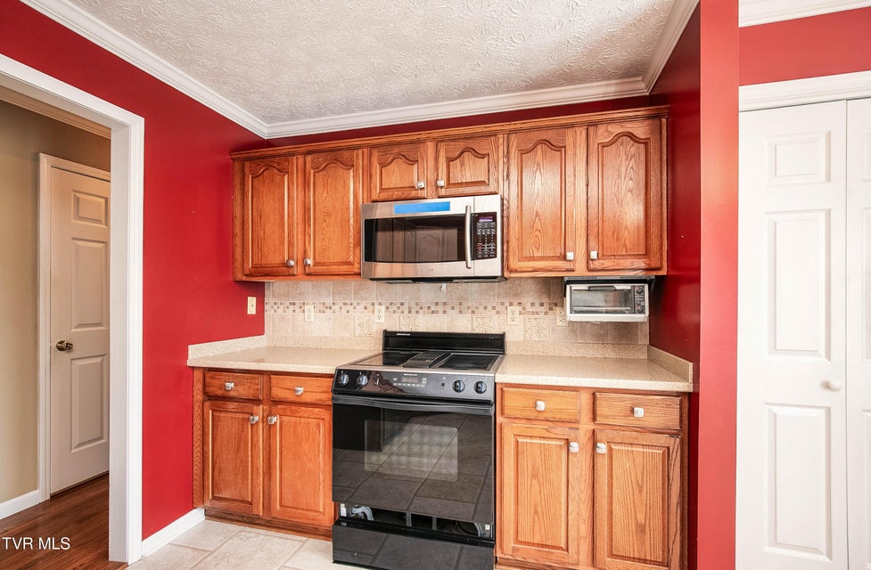 Photo #13: 752 Valley Drive