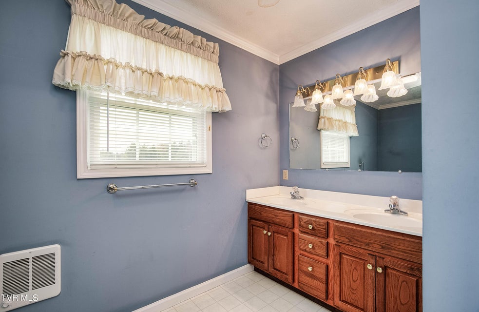 Photo #19: 752 Valley Drive