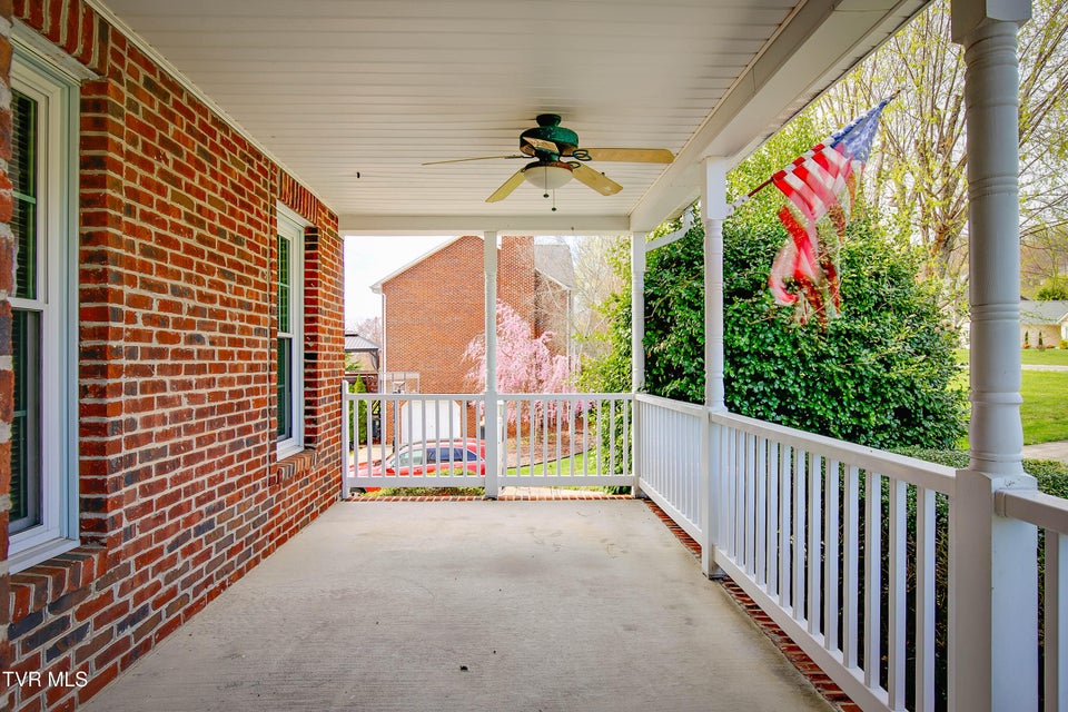 Photo #27: 752 Valley Drive