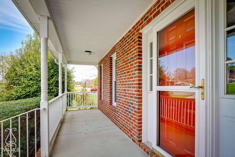 Photo #28: 752 Valley Drive