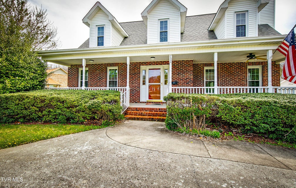 Photo #29: 752 Valley Drive