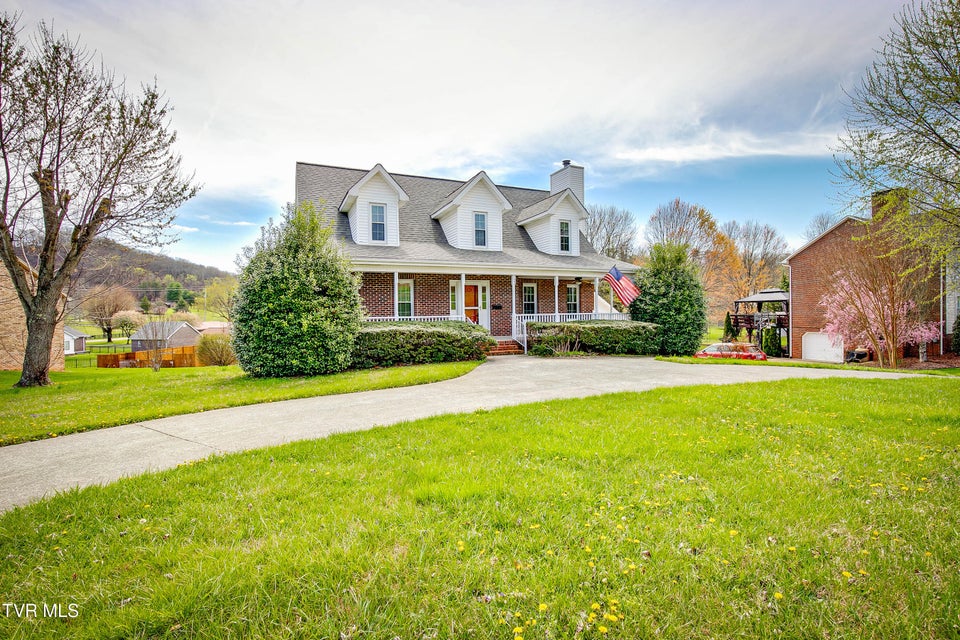 Photo #30: 752 Valley Drive