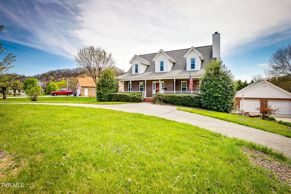 Photo #31: 752 Valley Drive