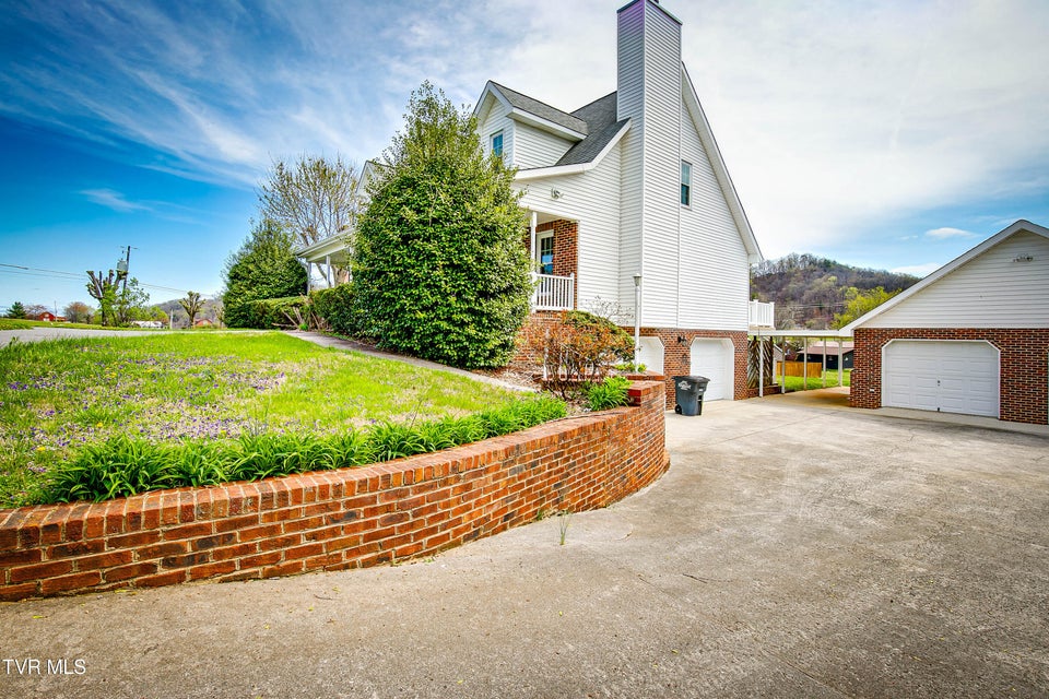 Photo #32: 752 Valley Drive