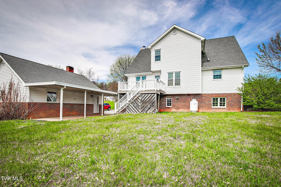 Photo #37: 752 Valley Drive