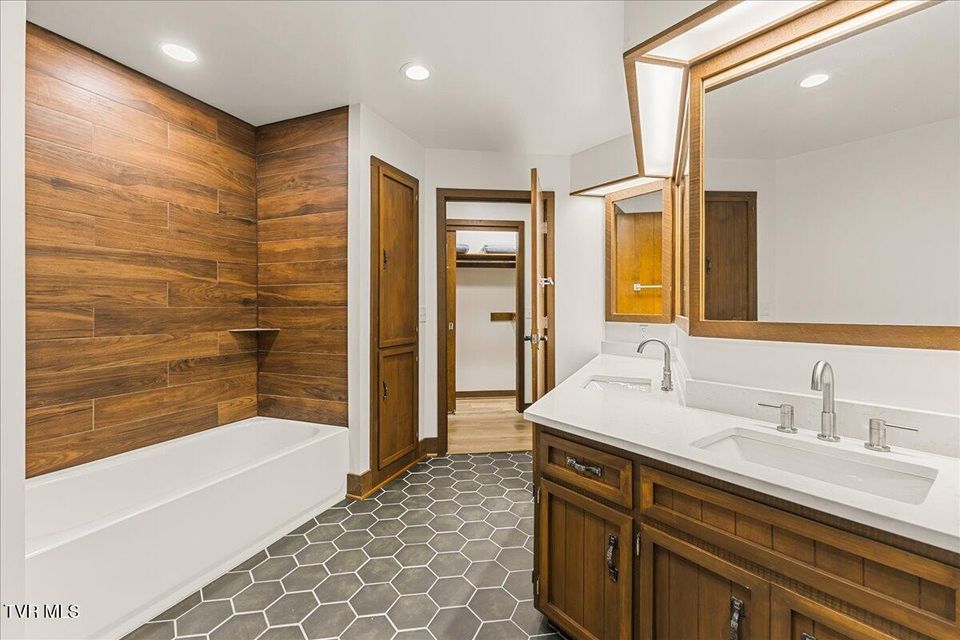 Photo #30: 404 6th Street