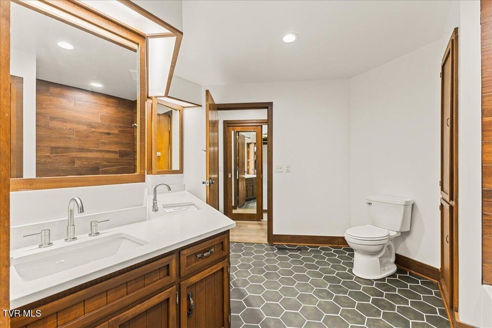 Photo #31: 404 6th Street