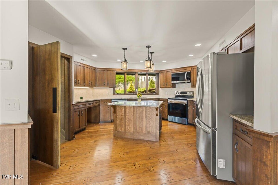 Photo #14: 404 6th Street