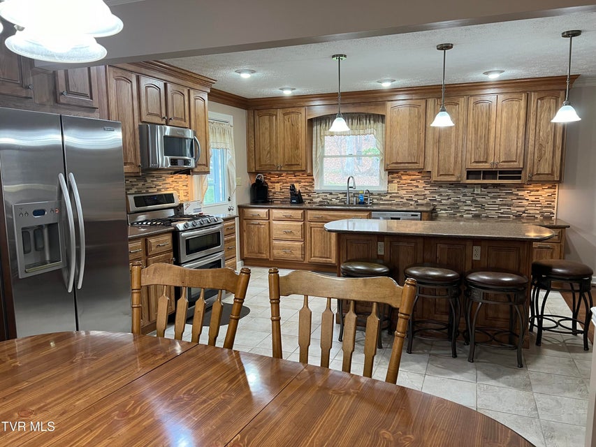 Photo #15: 648 Blanton Avenue