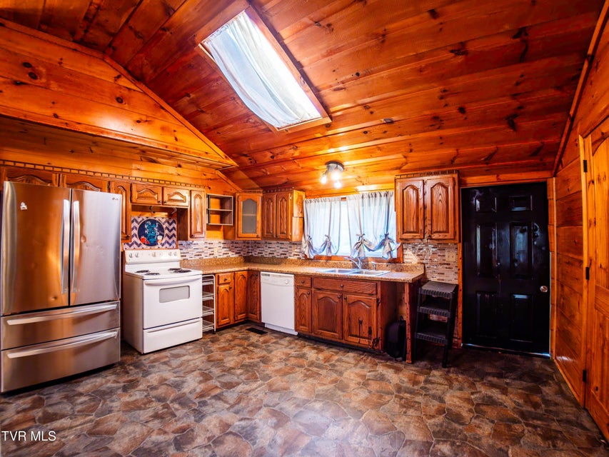 Photo #5: 193 Henard Road