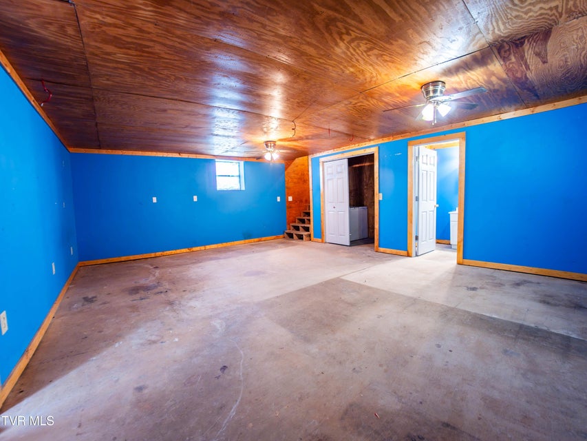 Photo #18: 193 Henard Road