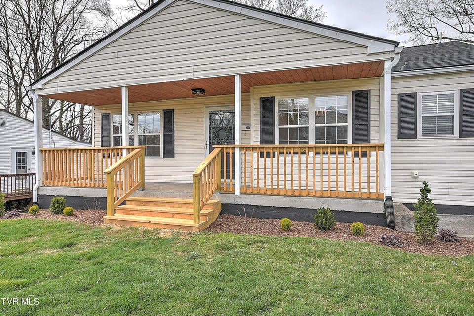 Photo #3: 1059 Prospect Avenue