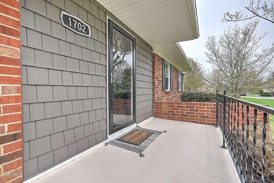 Photo #3: 1702 Jackson Terrace