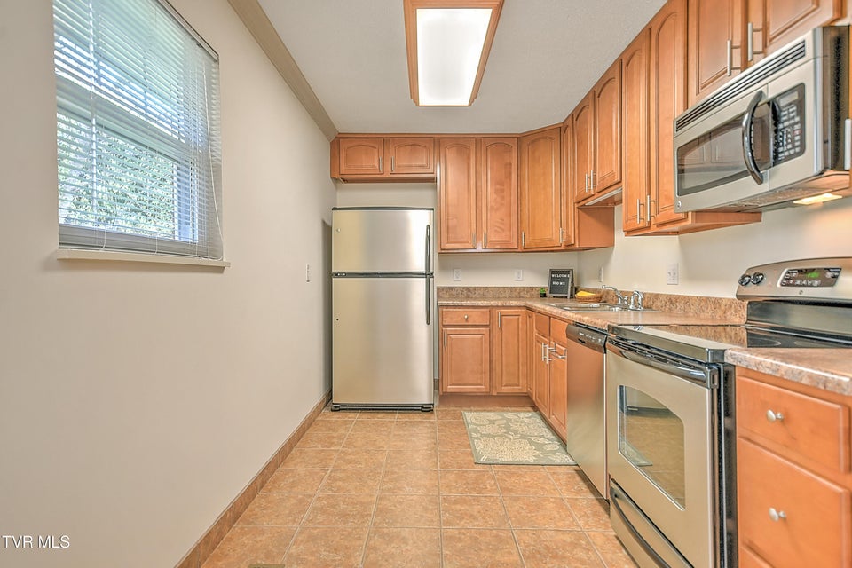Photo #11: 1702 Jackson Terrace