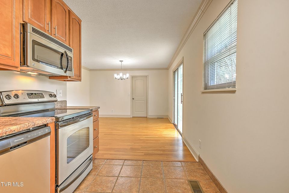 Photo #14: 1702 Jackson Terrace