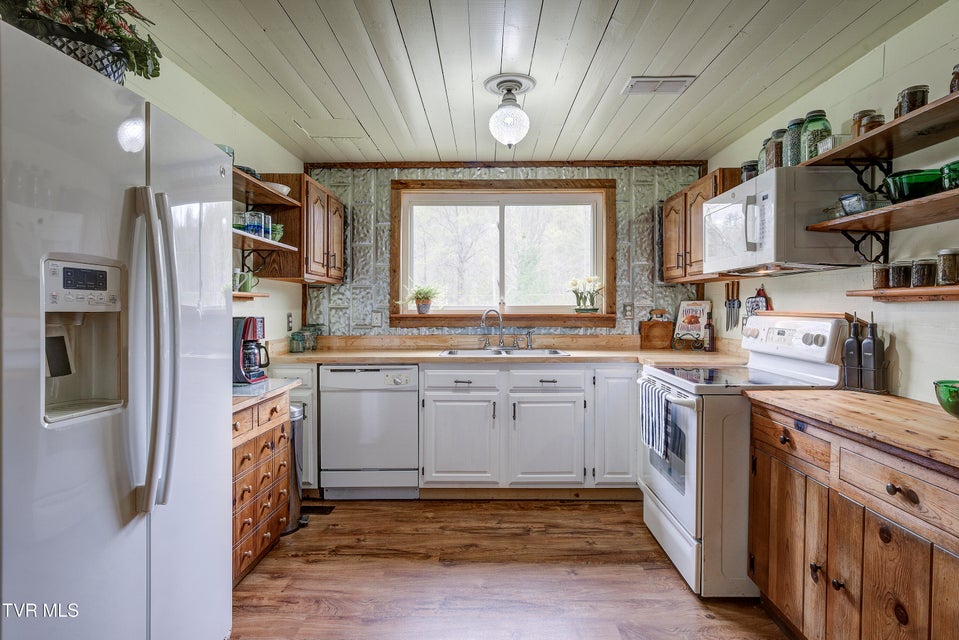 Photo #43: 6840 Greystone Road