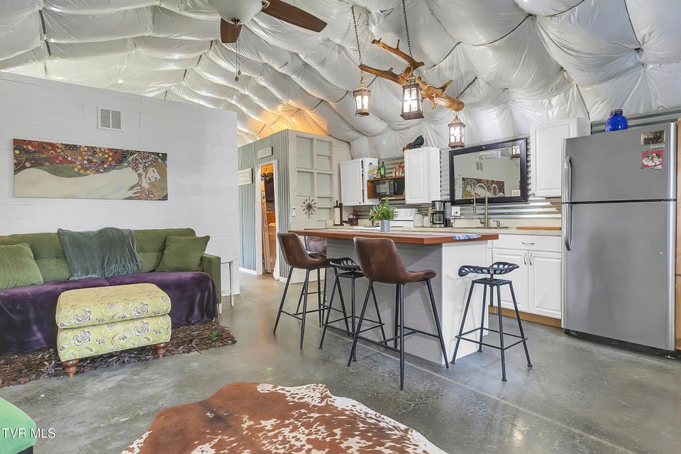 Photo #3: 135 Britton Avenue