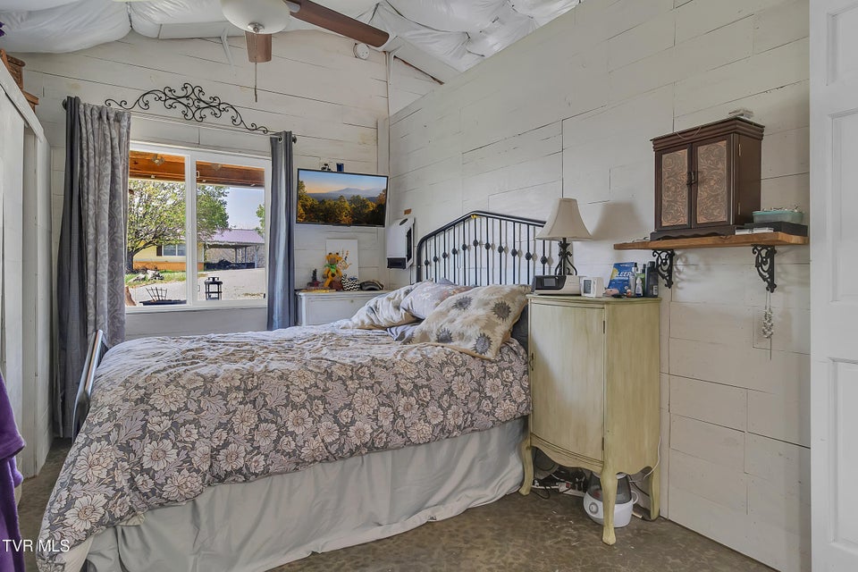 Photo #9: 135 Britton Avenue