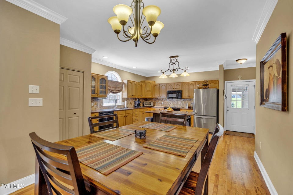 Photo #7: 1913 Brentford Lane