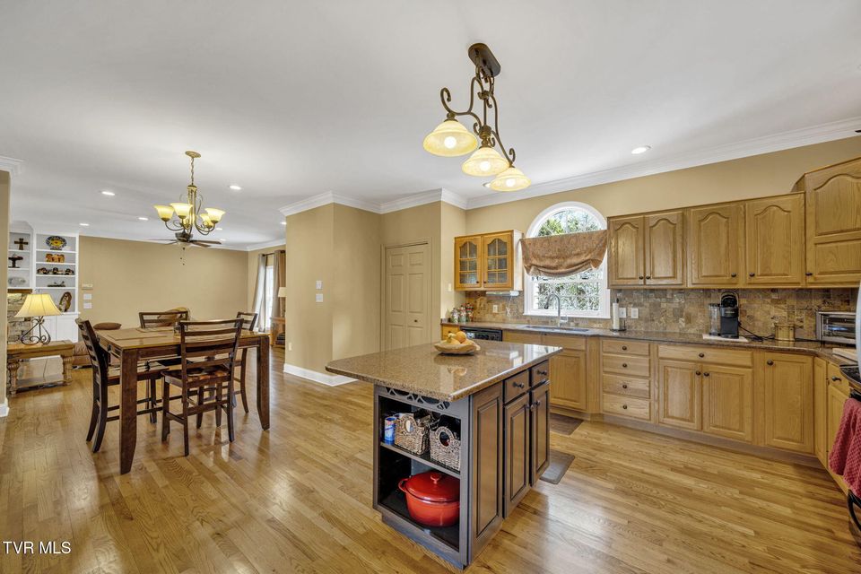 Photo #9: 1913 Brentford Lane