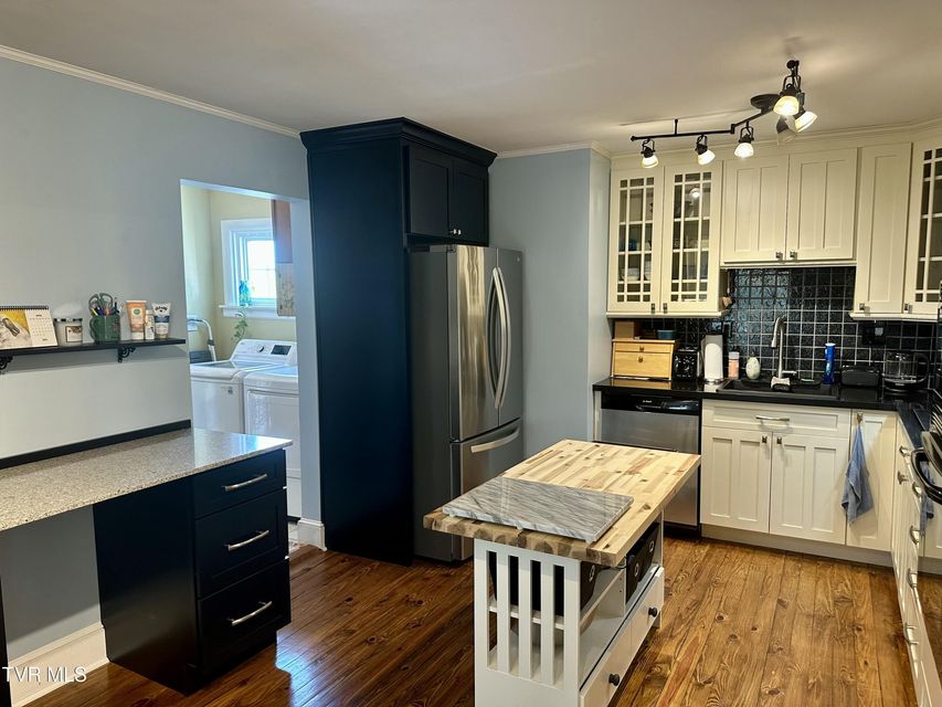 Photo #23: 612 Arlington Avenue