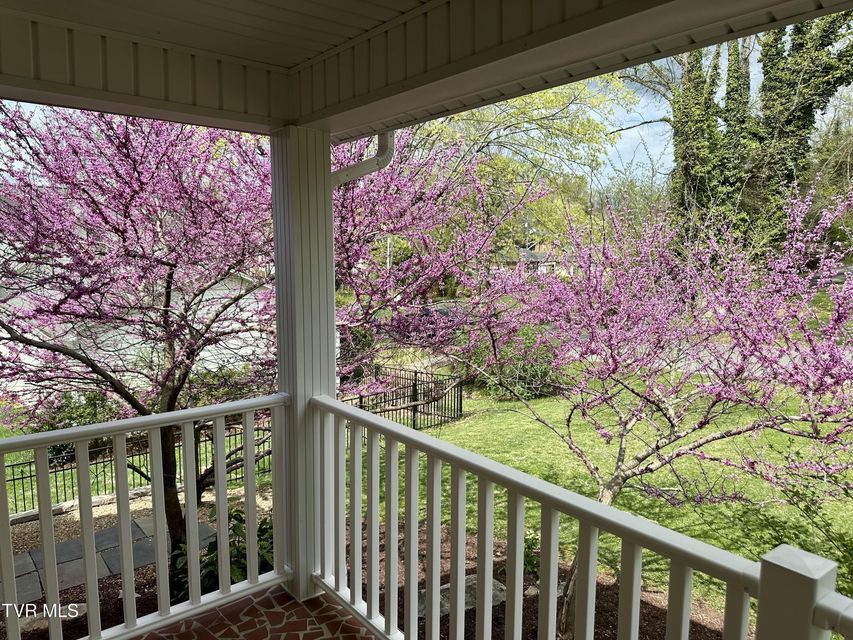 Photo #7: 612 Arlington Avenue