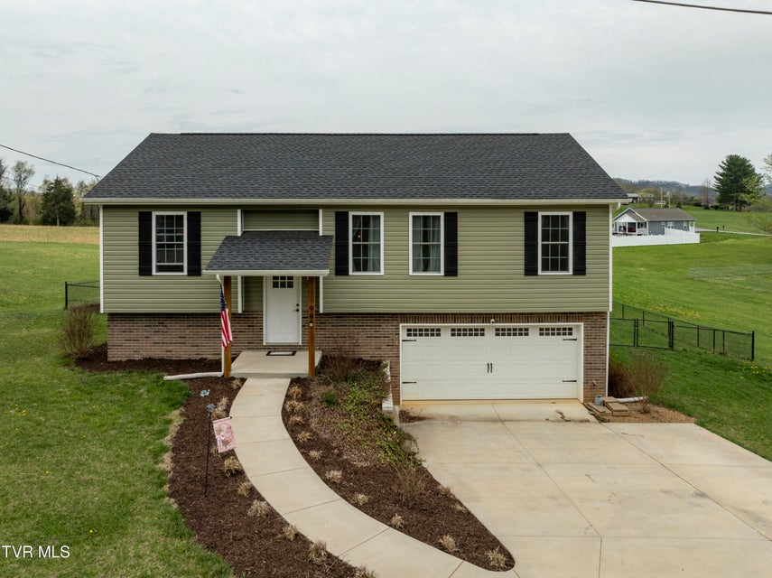 Photo #2: 90 Carr Lane North
