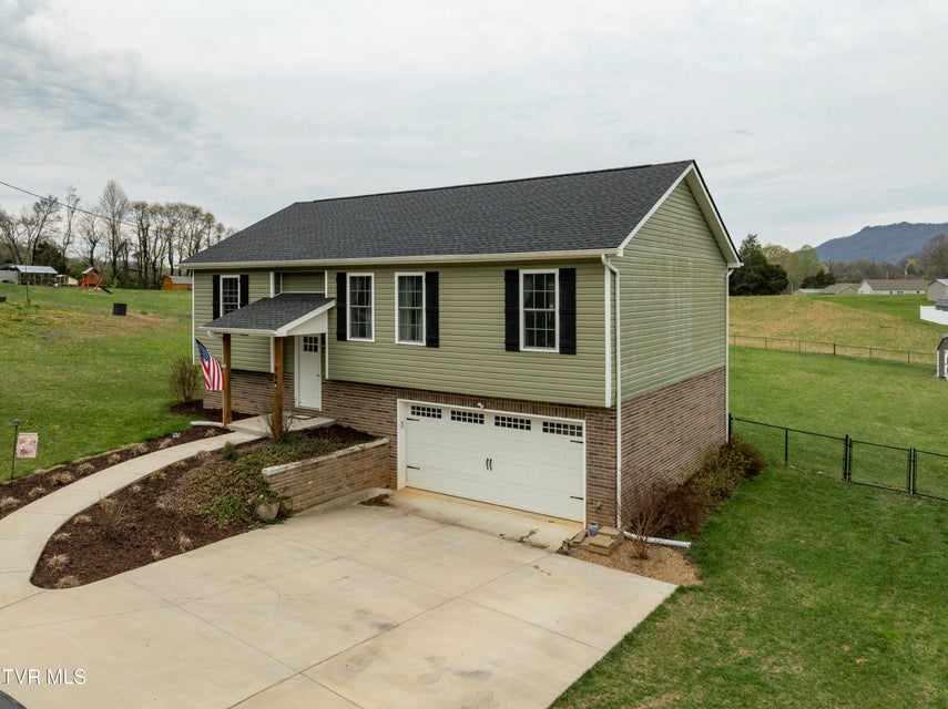 Photo #3: 90 Carr Lane North