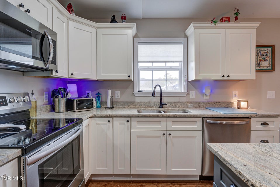 Photo #9: 90 Carr Lane North