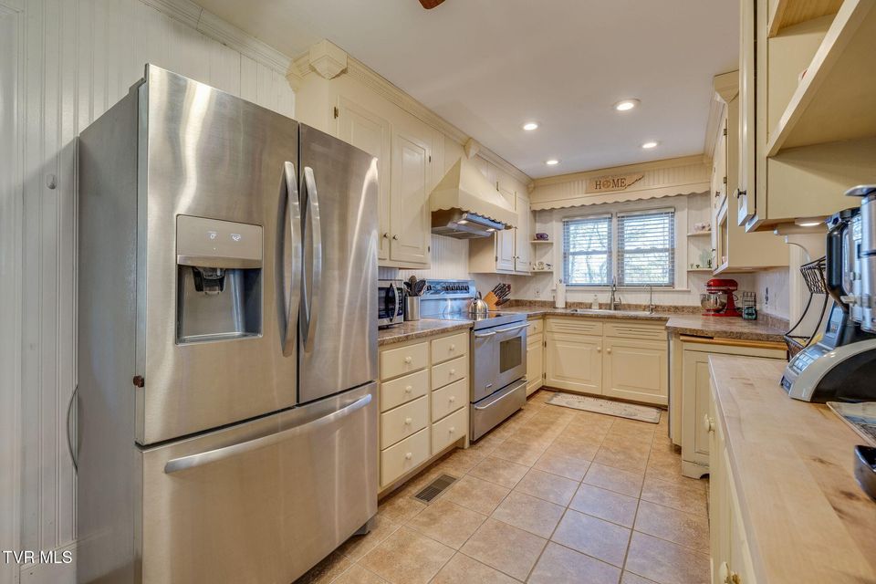 Photo #14: 207 Sparger Road