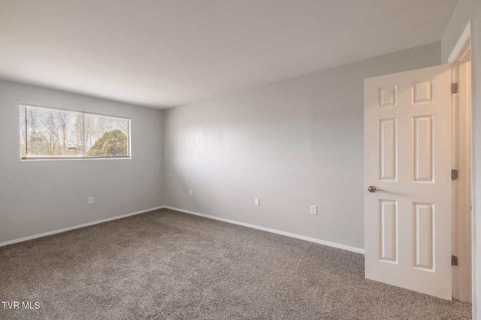 Photo #13: 1145 Carriage Circle