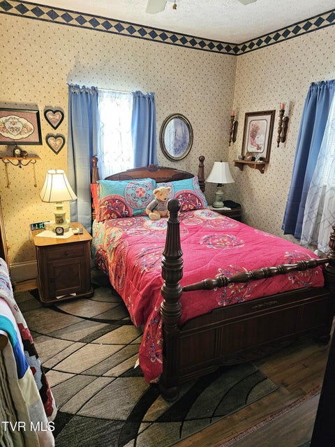 Photo #10: 435 Watterson Street