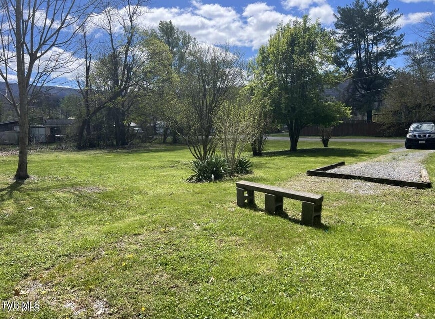 Photo #11: 518 E  River Street